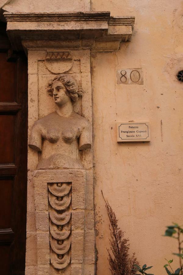 Apartment Un Tetto Al Pantheon Rom